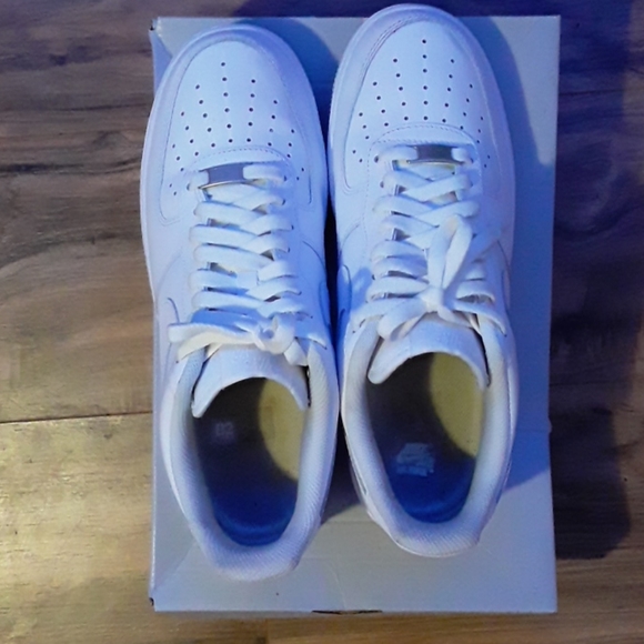 Air force 1s - Picture 4 of 4